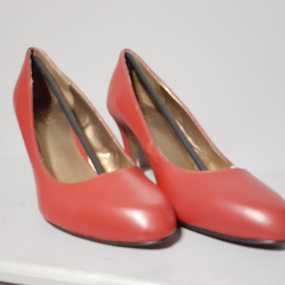 BIJOU New York Red Leather high heel